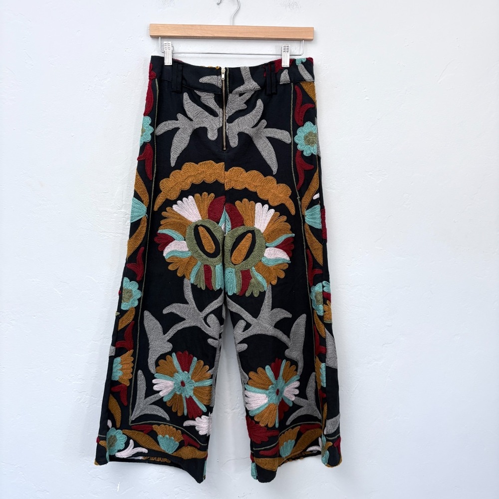 Asha Eleven Embroidered Pants Women Size Medium Gray Floral High Waist Crop